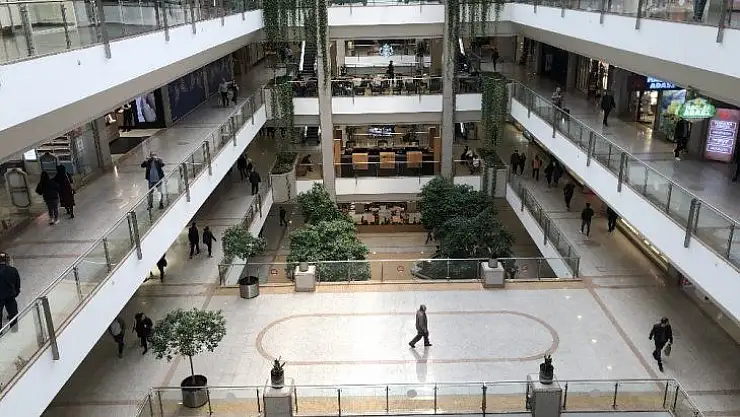 Korona virüsü alışveriş merkezlerini vurdu