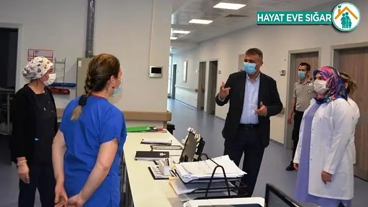 Koronayı yenen başhekim görevine döndü