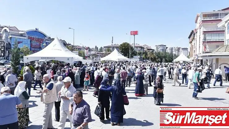 Köse'den aşure ikramı