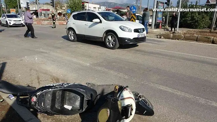 Kozan'da elektrikli bisiklet ile otomobil çarpıştı: 2 yaralı