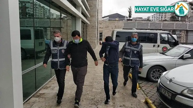 Kredi kart bilgileri kopyalayıp alışverişe 5 gözaltı