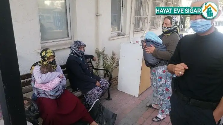 Kucaklarında bebekle polise yakalanan dilencilere 16 bin lira ceza