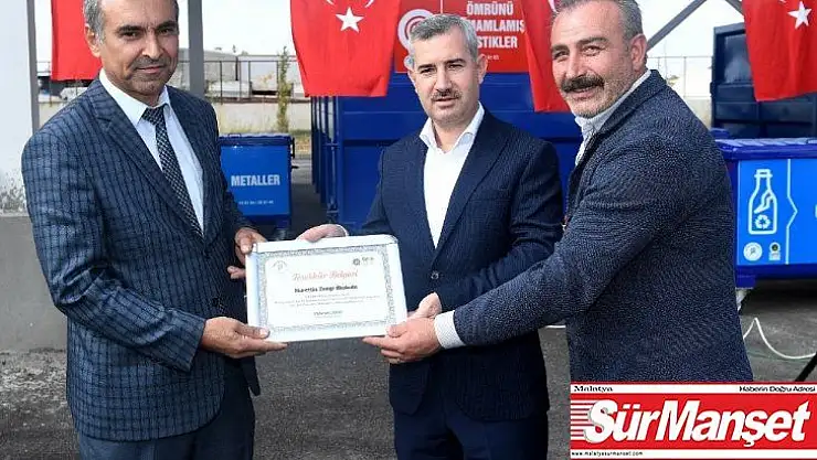 Küçük öğrenciler atık pillerden ay yıldız yaptı