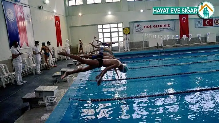 Kulaçlar birincilik için atıldı