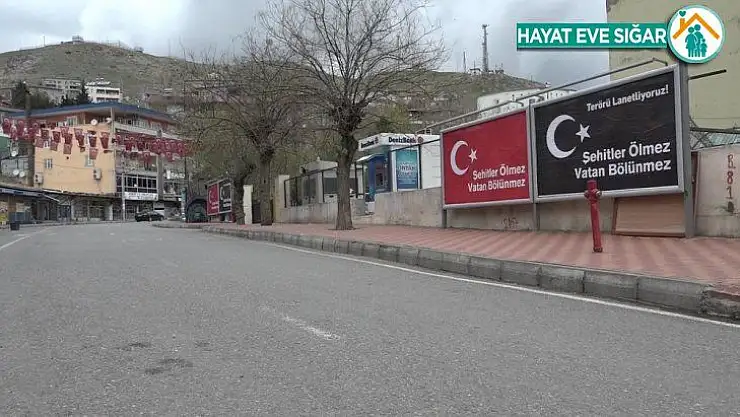 Kulp hayalet şehre döndü