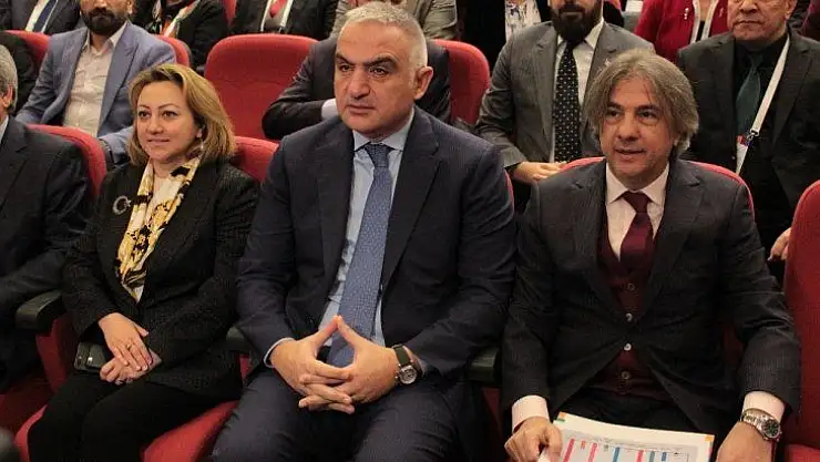 Kültür ve Turizm Bakanı Ersoy: 'Etkin kütüphane projesi, tüm kurumlara fayda sağlayacaktır'