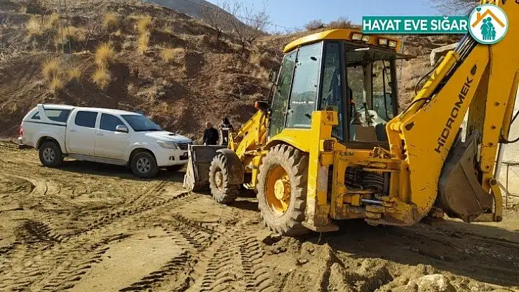 Kuluncak'ta yol çalışmaları sürüyor