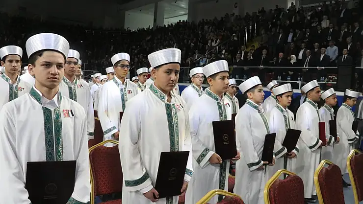 Kur'an-ı Kerim'in Işığında 244 Hafız İcazetini Aldı