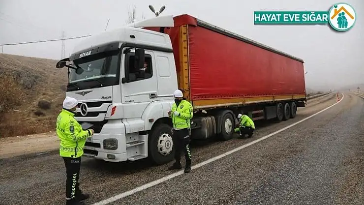 Kurallara uymayan 231 sürücüye ceza