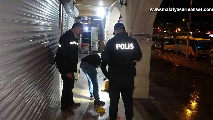 Laf atma kavgasında kan aktı: 3 yaralı