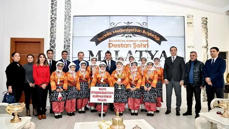Malatya birincisi ekibe Başkan Gürkan'dan hediye