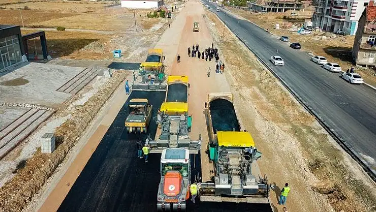 Malatya Büyükşehir, 403 kilometrelik yolu asfaltladı