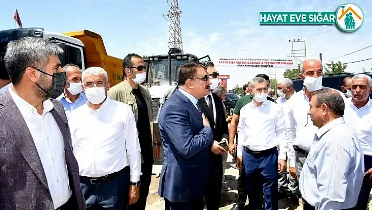 Malatya Büyükşehir Dilek Mahallesi'nin yol sorununu çözüyor