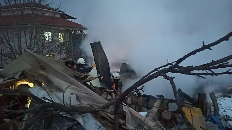 Malatya'da Ahır Yangını! 10 Koyun ve 15 Kuzu Telef Oldu