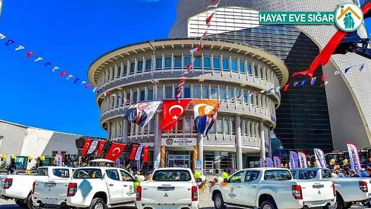 Malatya'da belediyenin araç filosuna 106 yeni iş makinası ve araç katıldı