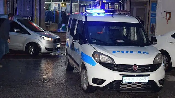 Malatya'da bıçaklı kavga: 3 yaralı