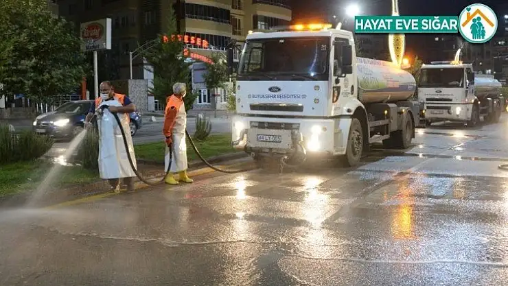 Malatya'da caddeler yıkanıyor