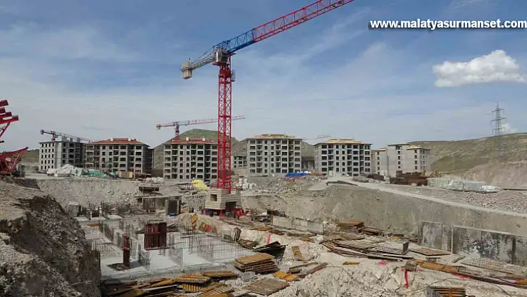 Malatya'da deprem konutları yükseliyor