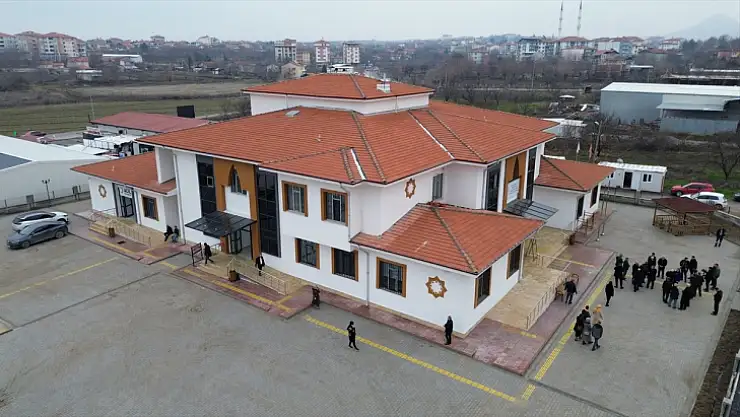 Malatya'da depremden sonra yapılan semt polikliniği 22 mahalleye hizmet verecek