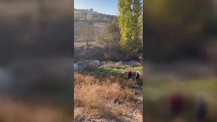 Malatya'da dereye devrilen otomobilin sürücüsü öldü