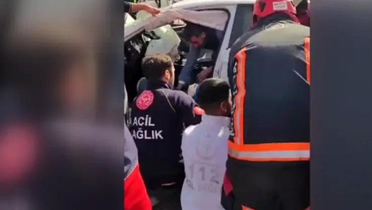 Malatya'da Direğe çarpan otomobil sürücüsü ağır yaralandı