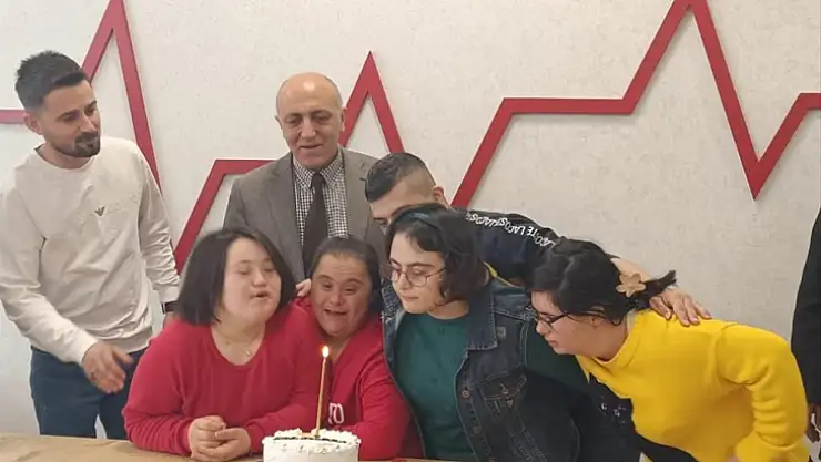 Malatya'da down sendromlu bireyler bir günlüğüne temsili doktor oldu