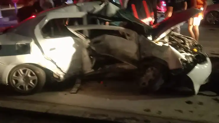 Malatya'da İki Araç Kafa Kafaya Çarpıştı 3 Yaralı