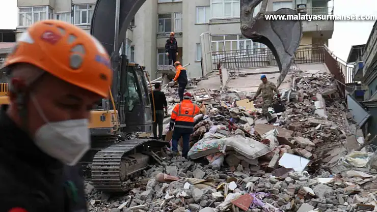 Malatya'da iki noktada arama kurtarma çalışması devam ediyor
