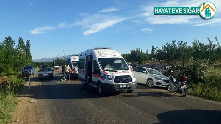 Malatya'da iki otomobil çarpıştı: 4 yaralı