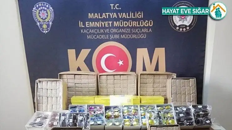 Malatya'da kaçak sigara kağıdı ve güneş gözlüğü ele geçirildi