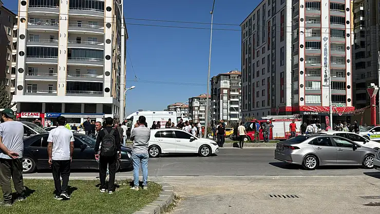 Malatya'da kamyonet yayalara çarptı 3 yaralı