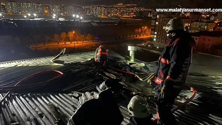 Malatya'da korkutan çatı yangını