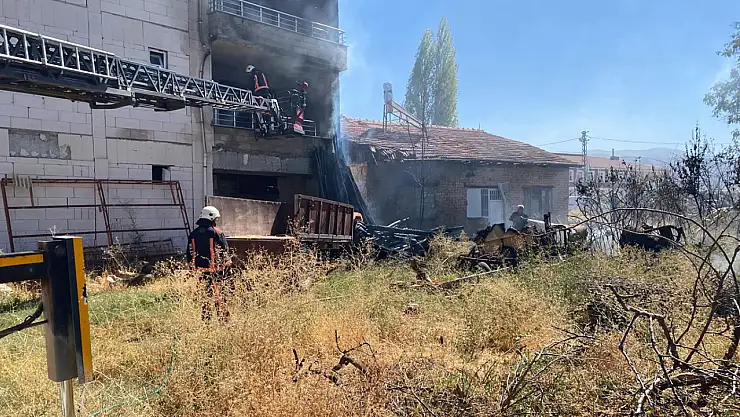 Malatya'da korkutan ev yangını