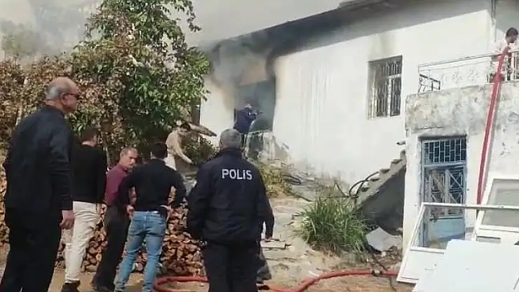 Malatya'da korkutan ev yangını