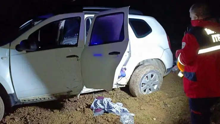Malatya'da şarampole devrilen otomobildeki 2 kişi yaralandı