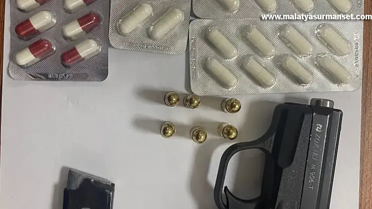 Malatya'da silah ve uyuşturucu madde ele geçirildi