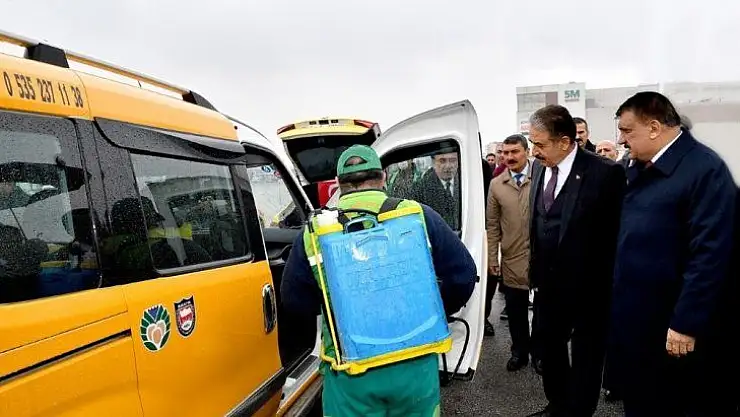 Malatya'da taksi ve servis araçları dezenfekte edildi