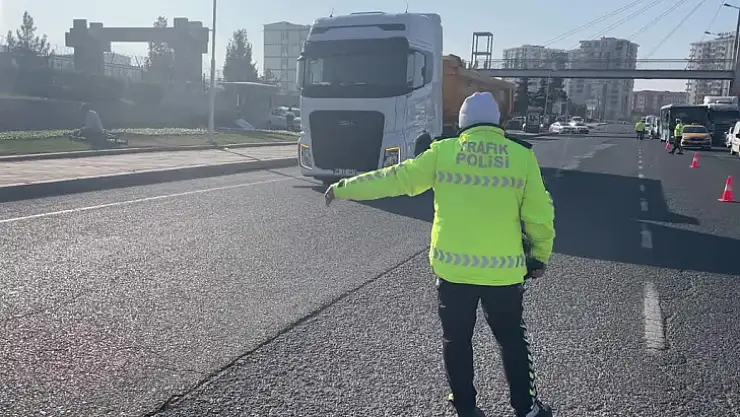 Malatya'da Ticari Araçlarda Zorunlu Kış Lastiği Denetimi Yapıldı