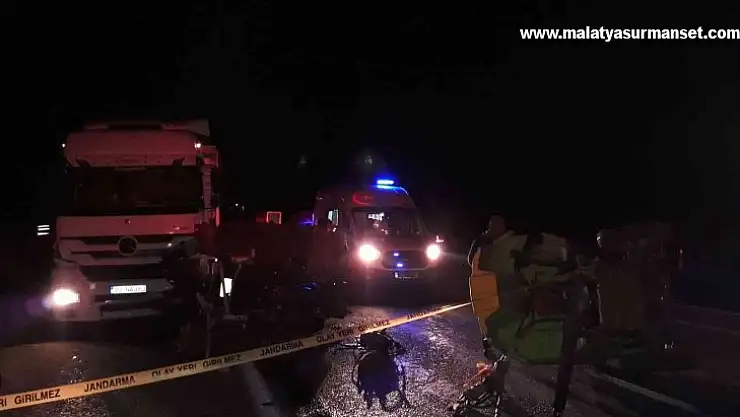 Malatya'da tır traktöre çarptı: 1 ölü