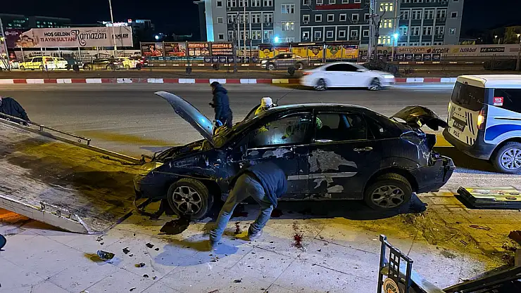 Malatya'da Trafik Kazası 19 Yaşındaki Sürücü Hayatını Kaybetti