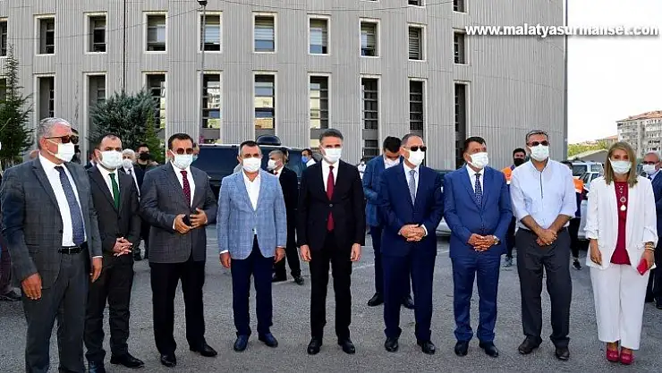 Malatya'dan sel bölgesine yardım malzemesi gönderildi