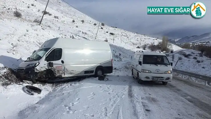 Malatya-Elbistan yolunda kaza: 4 yaralı