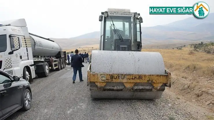 Malatya kırsalında 4 mahallenin grup yolunu asfaltladı