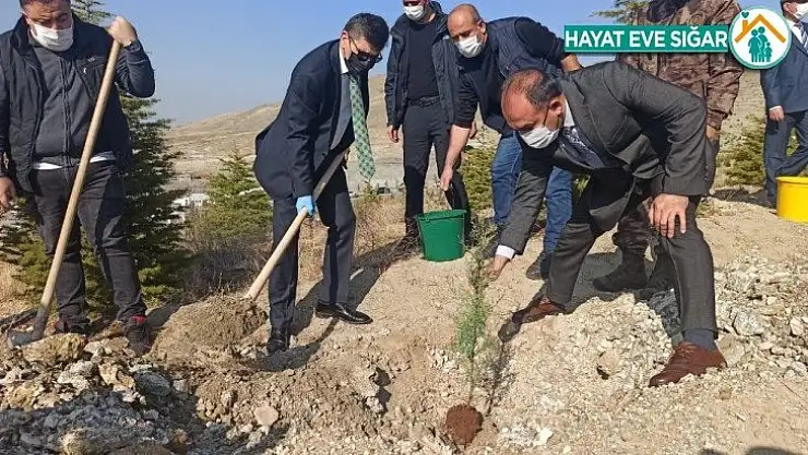 Malatya polisinden bin fidan