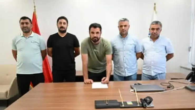Malatya Yeşilyurtspor'un Teknik Direktörlüğüne Osman Fırat Getirildi. 