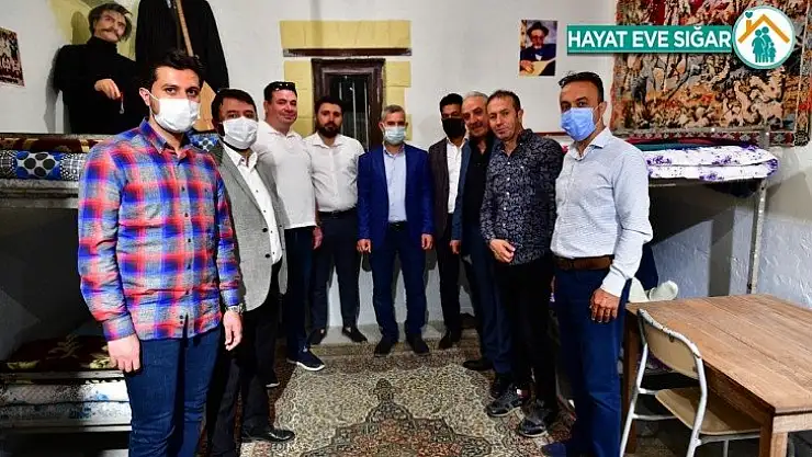 Malatyalı sanatçılar tarihi Yeşilyurt konaklarını gezdi