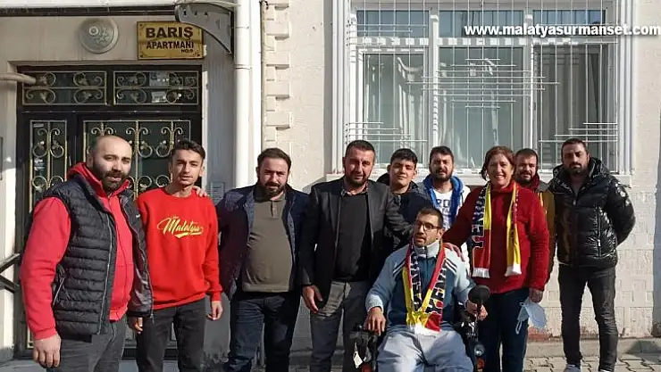 Malatyaspor Taraftarlar Derneği, Uğurcan'a akülü araba hediye etti