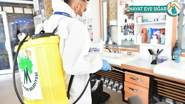Mamak Belediyesinden kuaför ve berberlere maske ile dezenfekte desteği