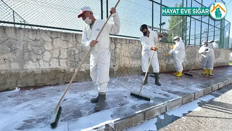 Mamak'ta cadde ve sokaklar yıkandı