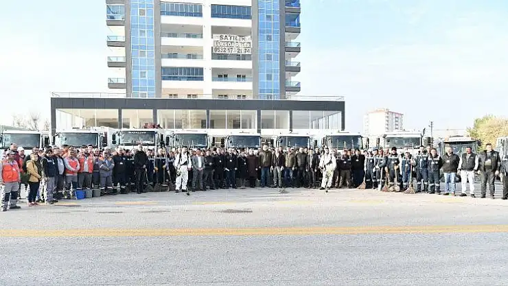 Mamak'ta köşe bucak temizlik tüm hızıyla devam ediyor